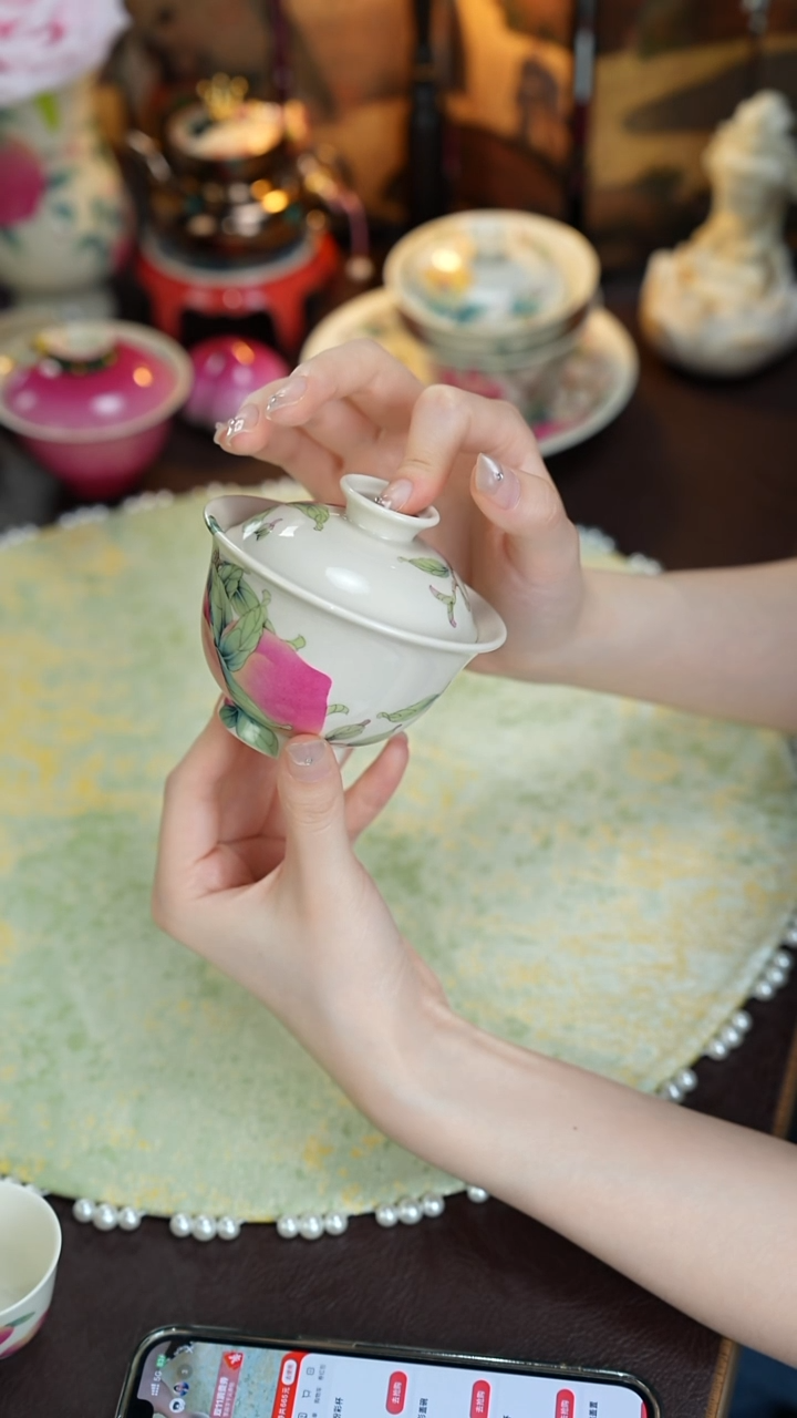 景德镇手工手绘雅圣粉彩盖碗