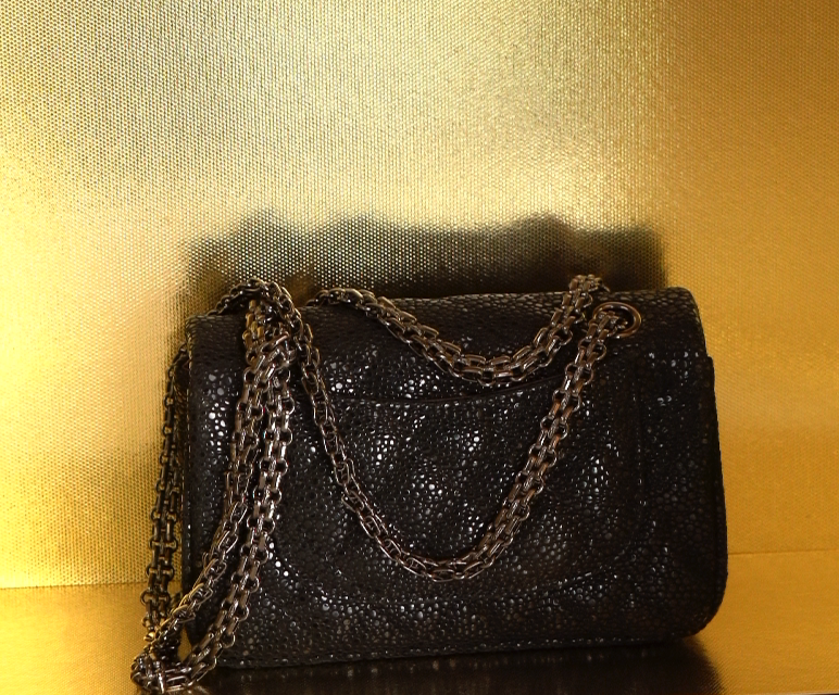 39（全新未拆封）轻奢时尚潮流气质单肩斜跨女士包包 19-7-13cm