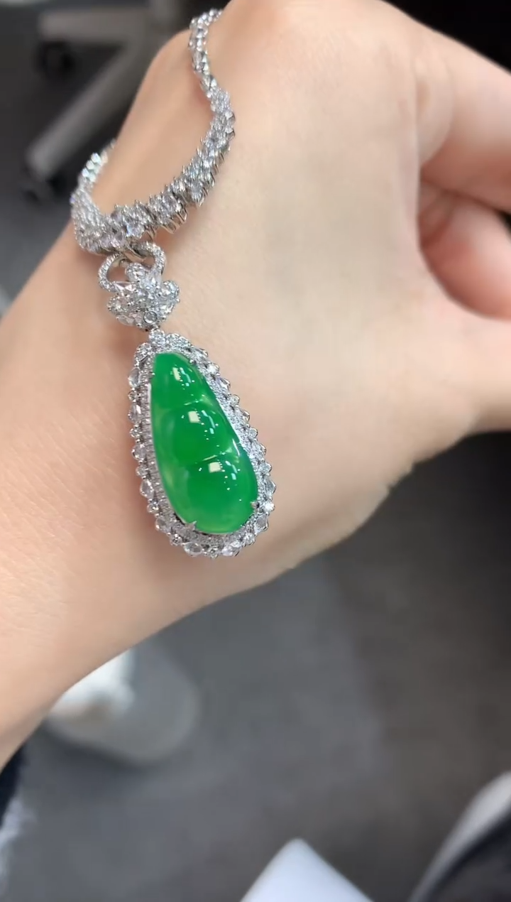 【闪购商品】翡翠吊坠(不含链)18K金镶嵌C51