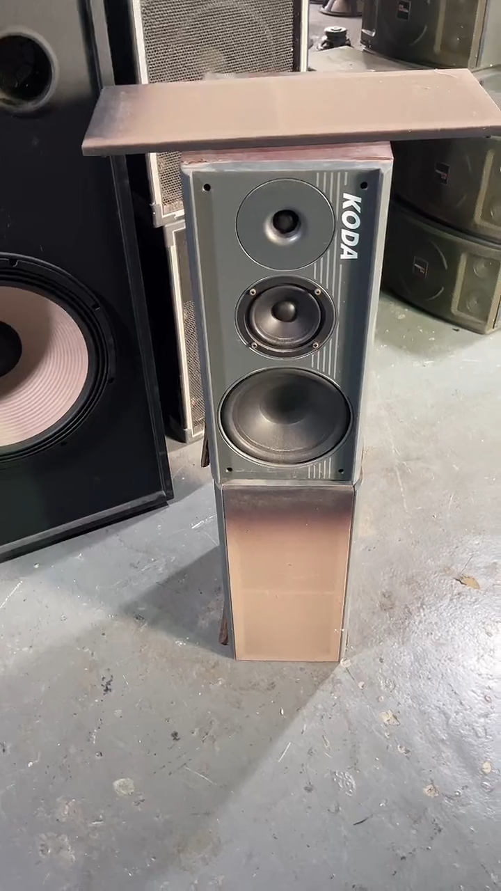 8新音箱 一对  闷包 不包好坏