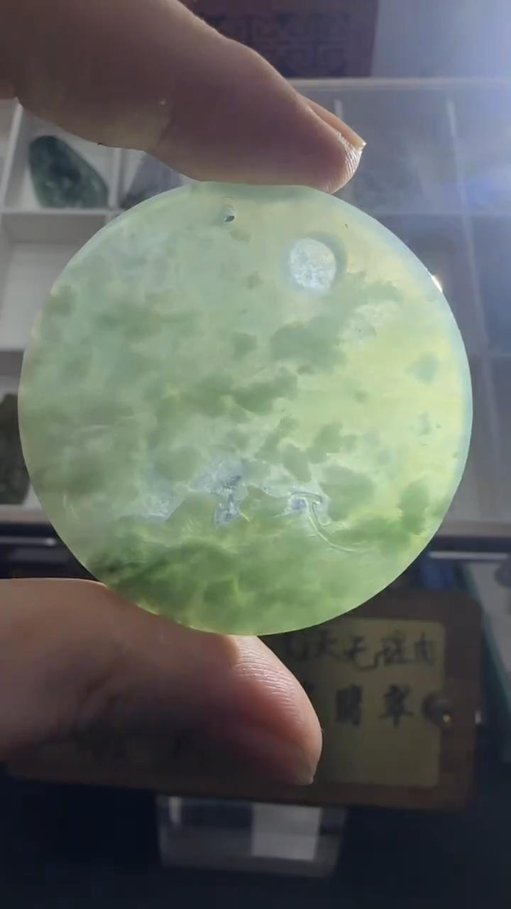【闪购商品】翡翠挂件未镶嵌国雕谢林工（定制退货扣1000元）