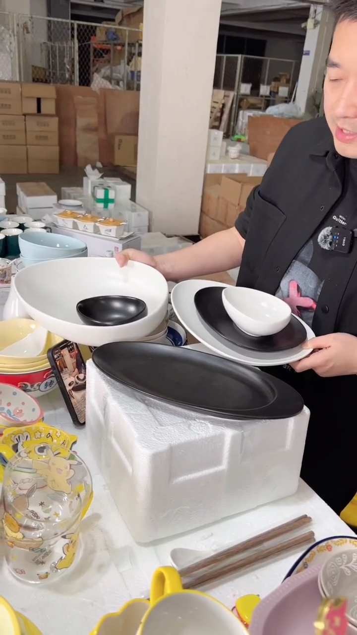 【闪购商品】硕加黑白鹅卵石10头餐具套装