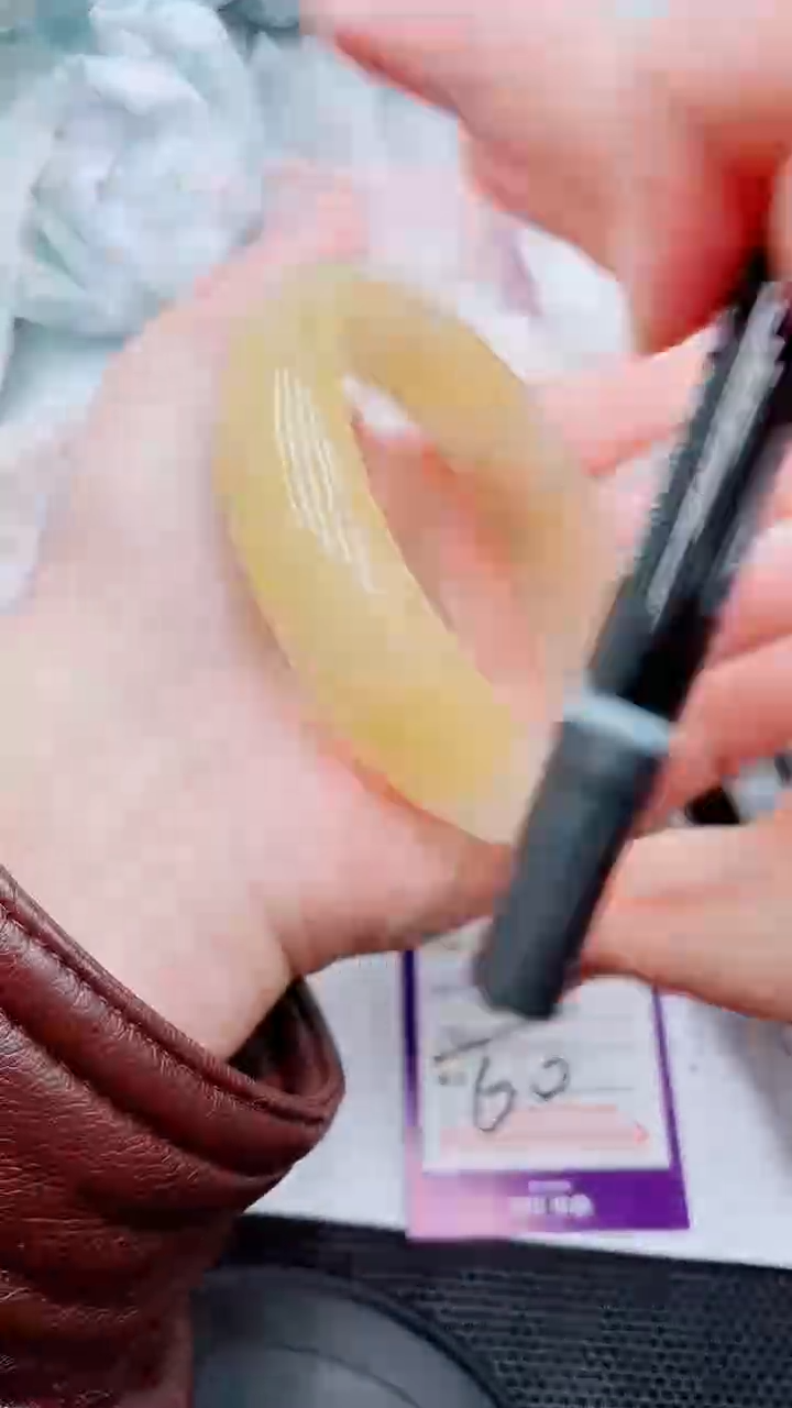 【闪购商品】石英质玉手镯未镶嵌C199-65