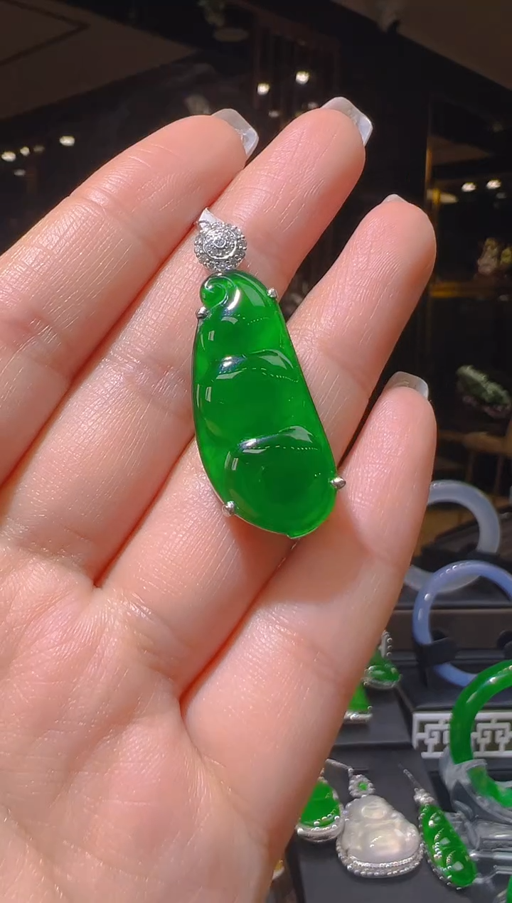 【闪购商品】翡翠吊坠(赠链)18K金镶嵌065    