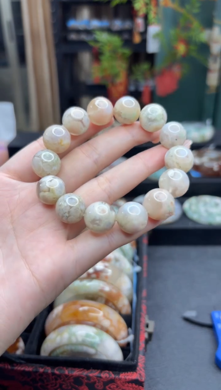 【闪购商品】石英质玉手链未镶嵌737