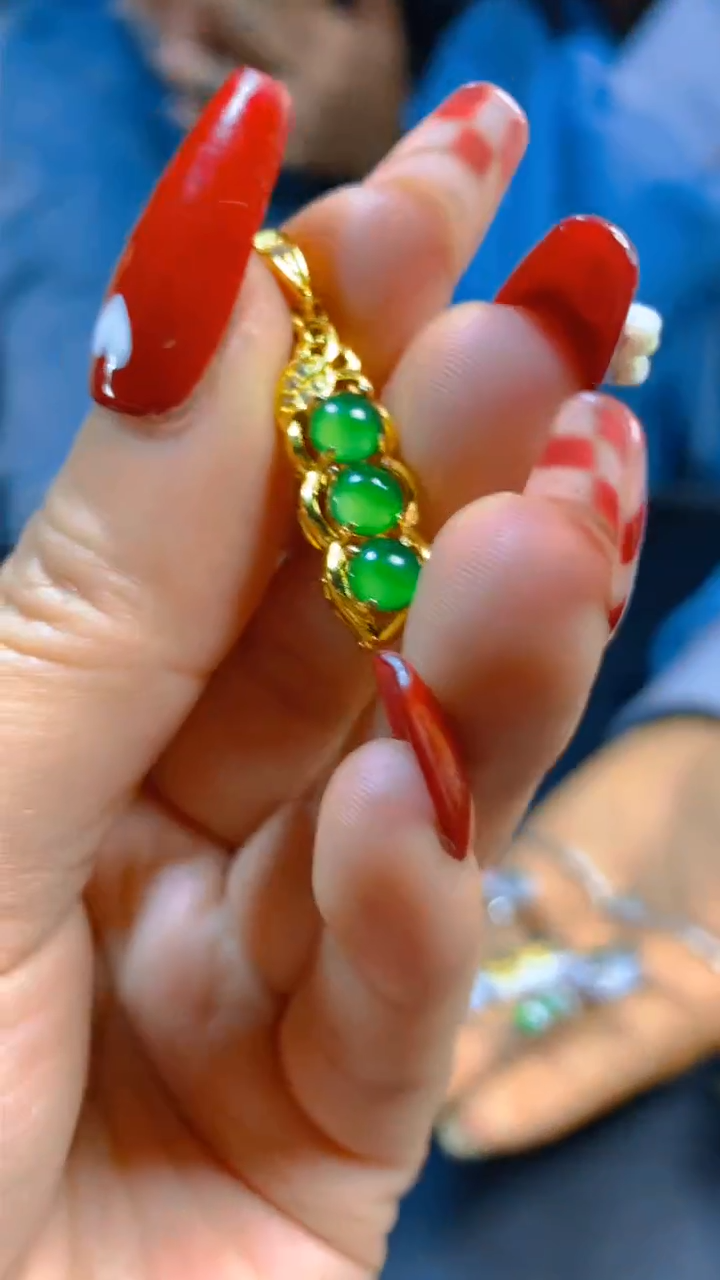 【闪购商品】翡翠吊坠(赠链)未镶嵌0514926811多样性发一