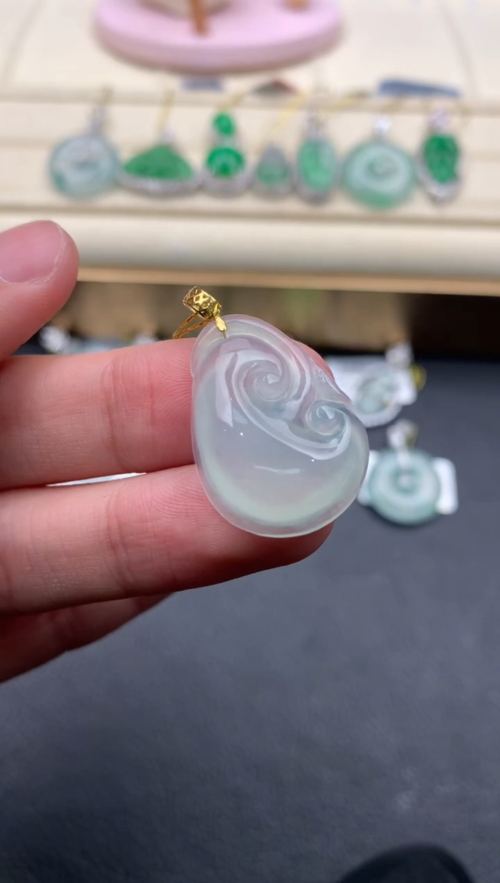 【闪购商品】翡翠颈饰18K金镶嵌A768....