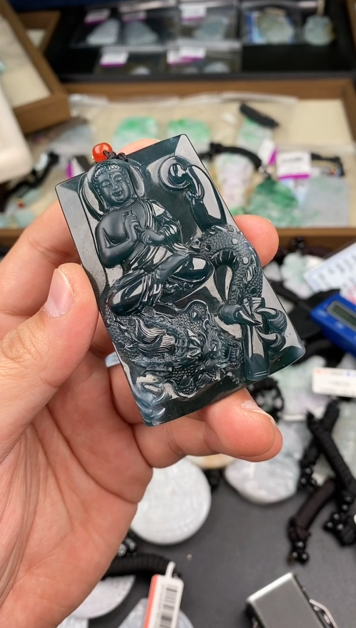 【闪购商品】翡翠颈饰未镶嵌  天然翡翠，一物一图