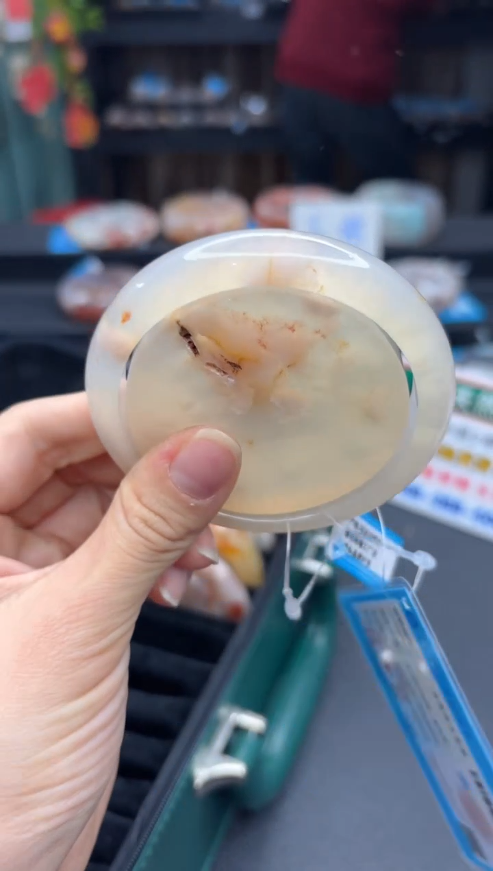 【闪购商品】石英质玉手镯未镶嵌2072（61圈赠送镯心）