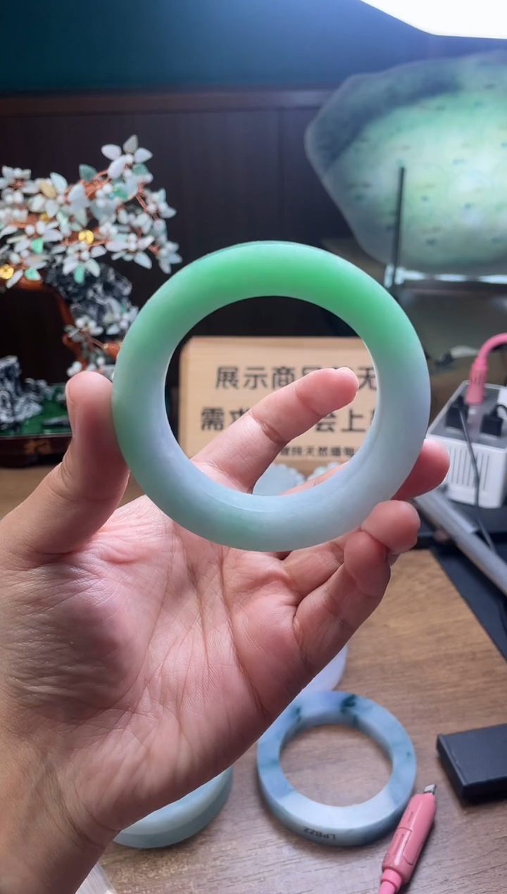 【闪购商品】定制翡翠手镯未镶嵌定制