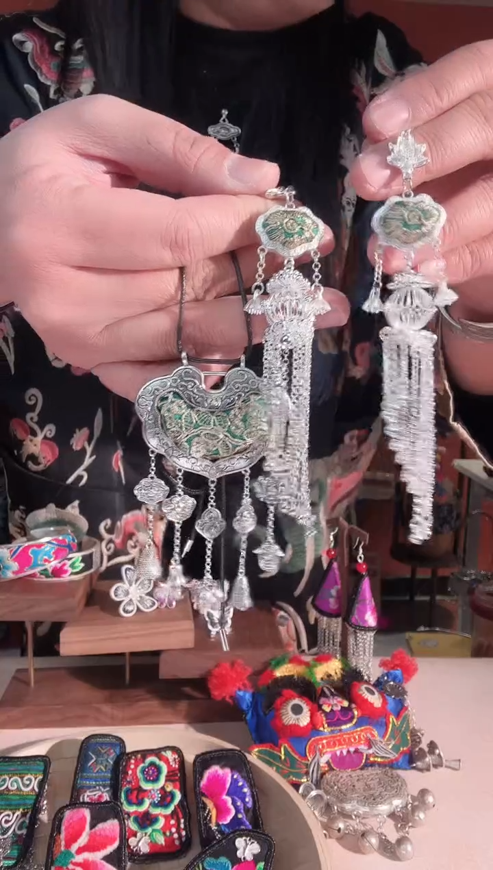 织绣非遗手工苗绣刺绣好物51