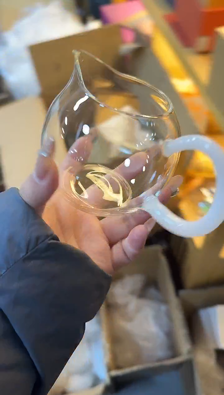 白玉畅然公道杯  