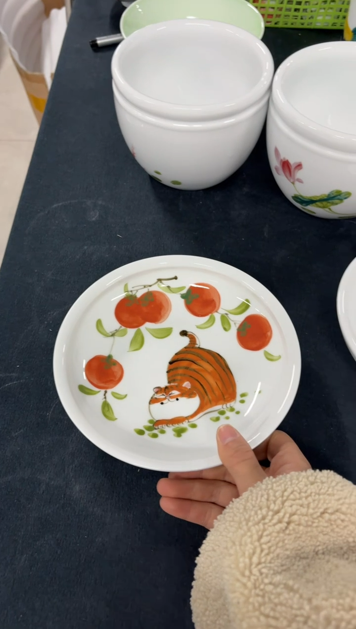 景德镇手绘釉中彩（食品级）小月亮盘