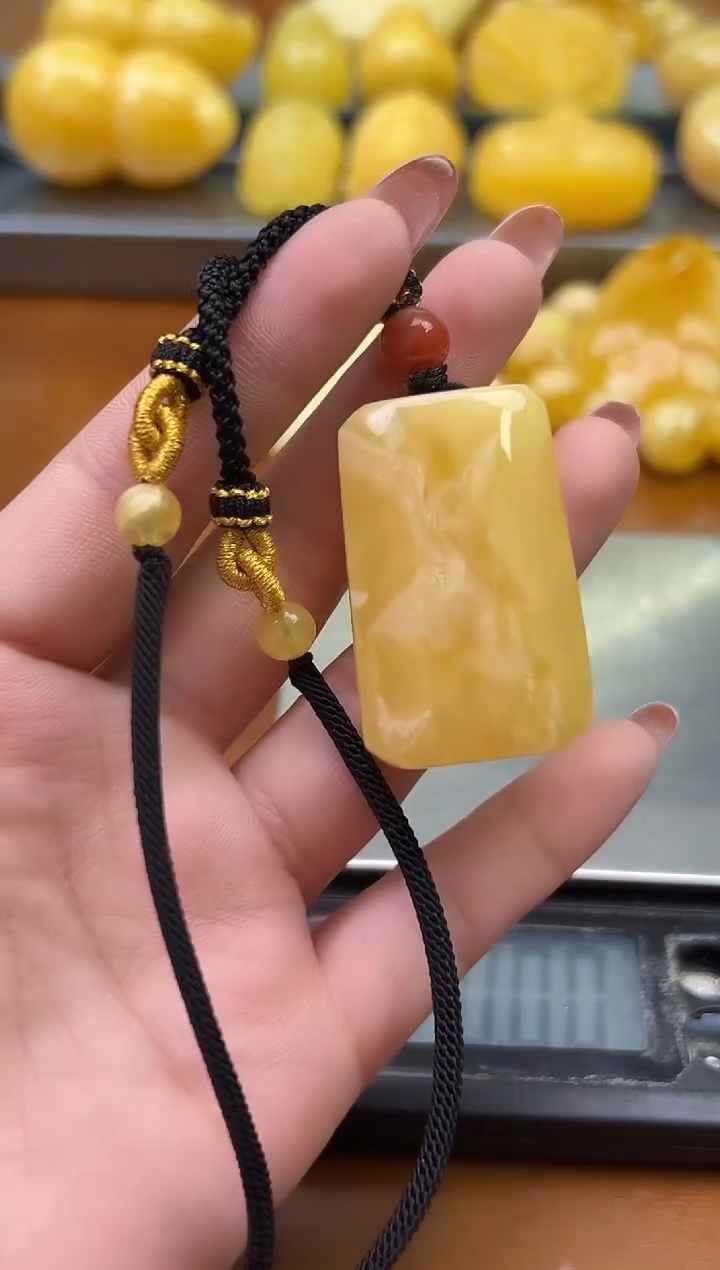 未镶嵌琥珀裸石琥珀蜜蜡吊坠