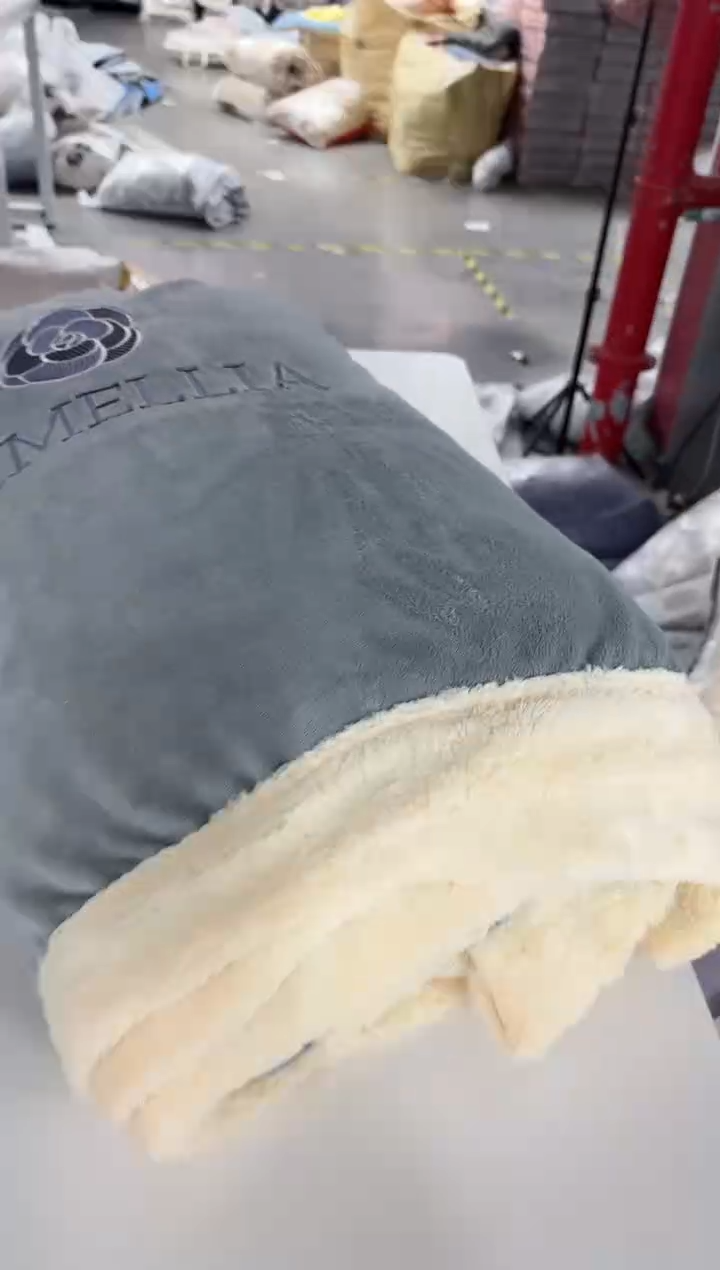 氨纶2米宽花边绒四件套小香风紫色 床单款