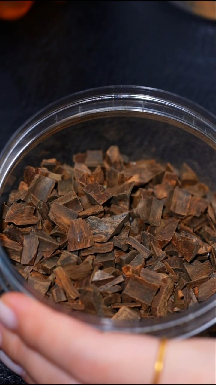 沉香沉香碎屑顶级黑棋达拉干沉水碎料1克