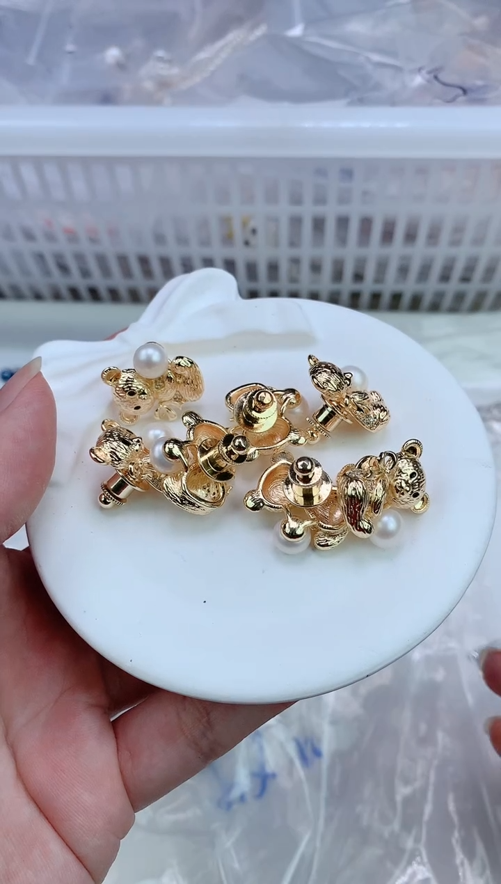 合金胸针淡水珍珠01