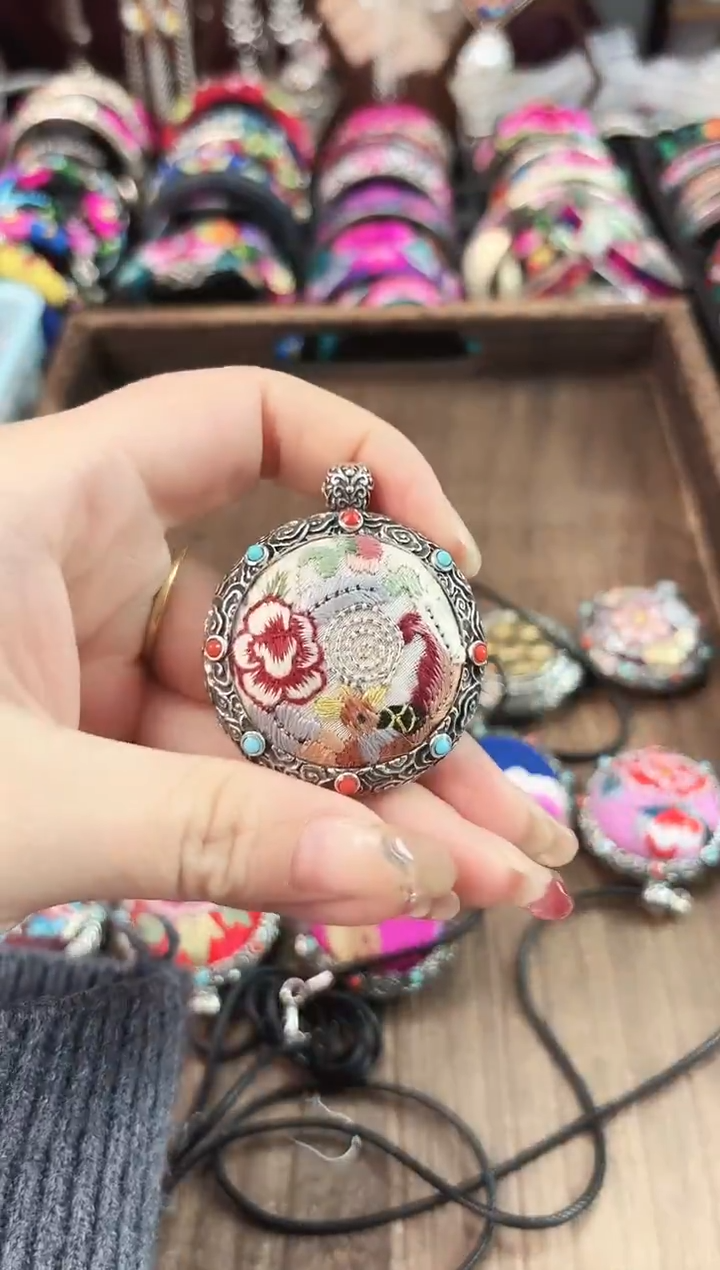 艺枝独绣手工饰品152