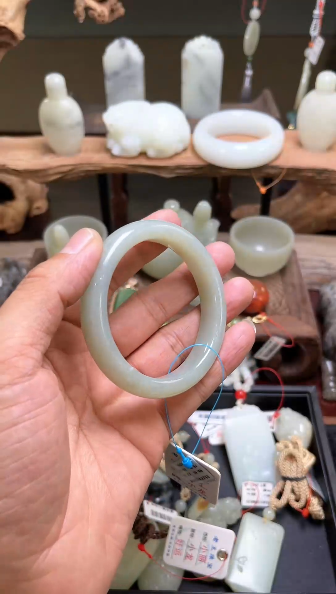 【闪购商品】和田玉手镯未镶嵌且末青白手镯58圈9007366