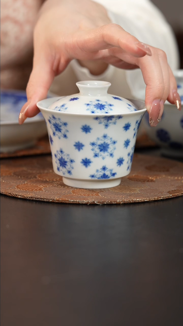 【闪购商品】杯看山柴窑青花盖碗