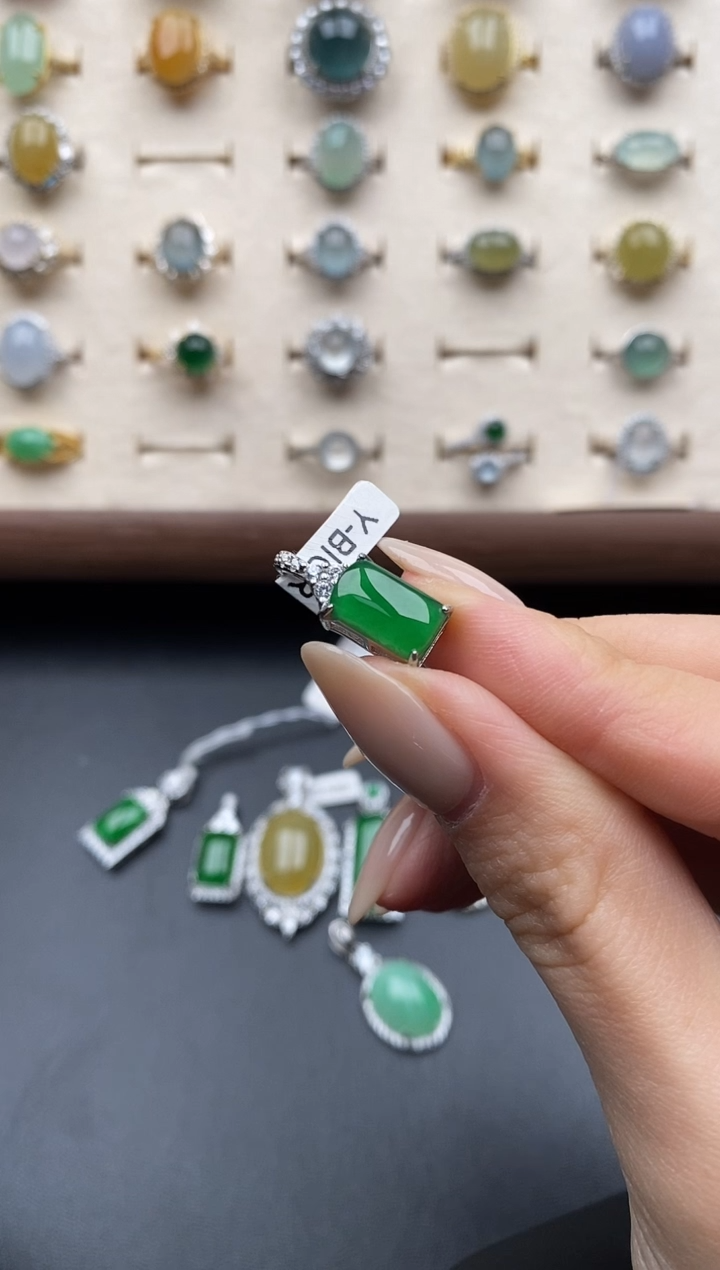 银S925镶嵌戒指翡翠一物一证一礼盒