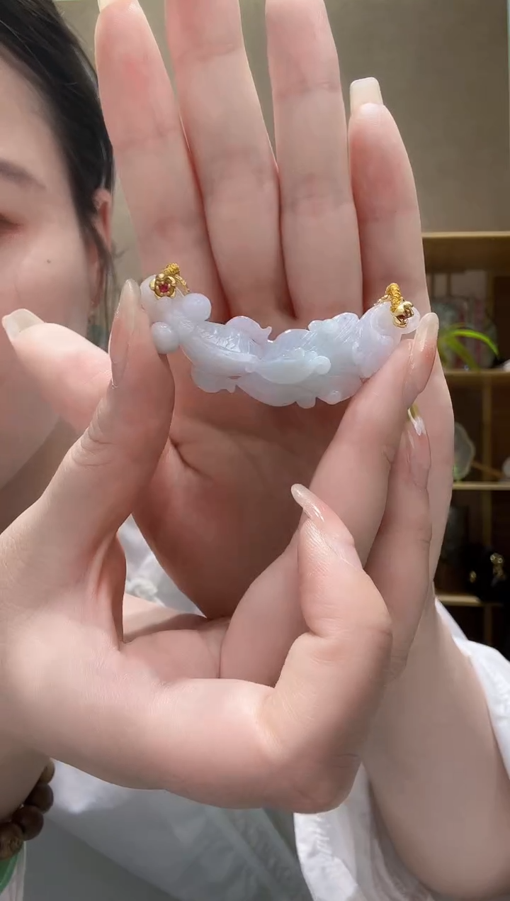 翡翠未镶嵌颈饰吊坠