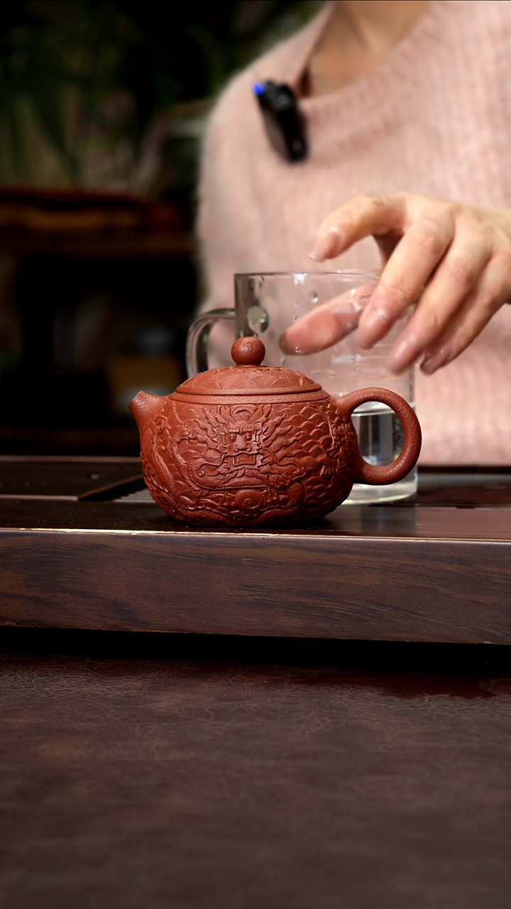 茶壶紫砂朱泥浮雕西施180cc左右