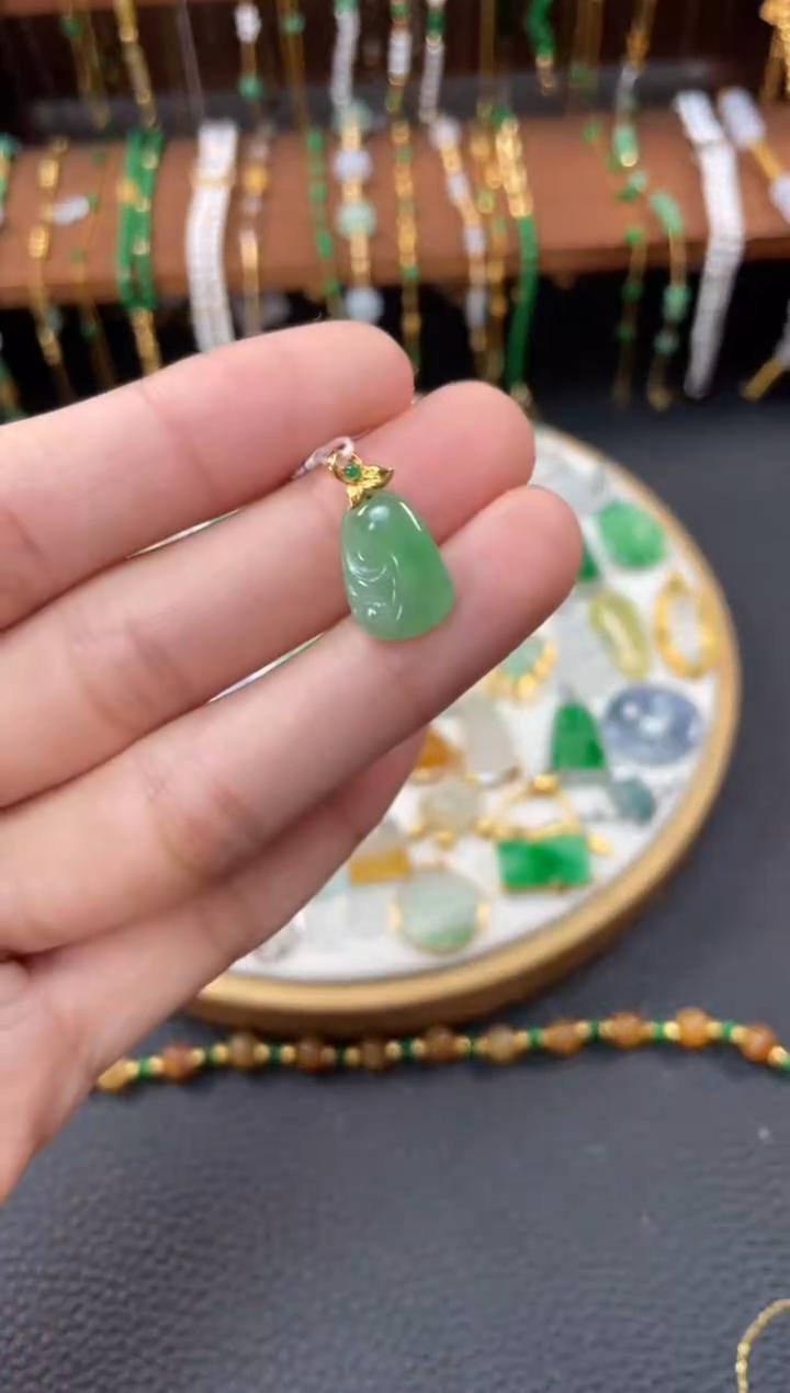 【闪购商品】翡翠吊坠(不含链)18K金镶嵌一个   JK251