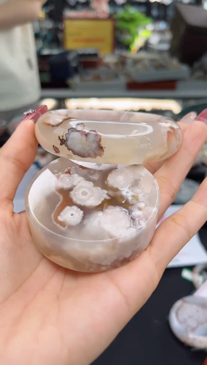 【闪购商品】石英质玉手镯未镶嵌59圈口（赠品镯心）3600210