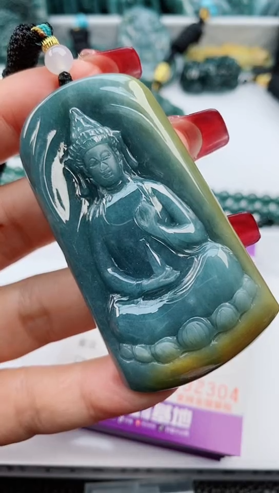 【闪购商品】翡翠颈饰未镶嵌          