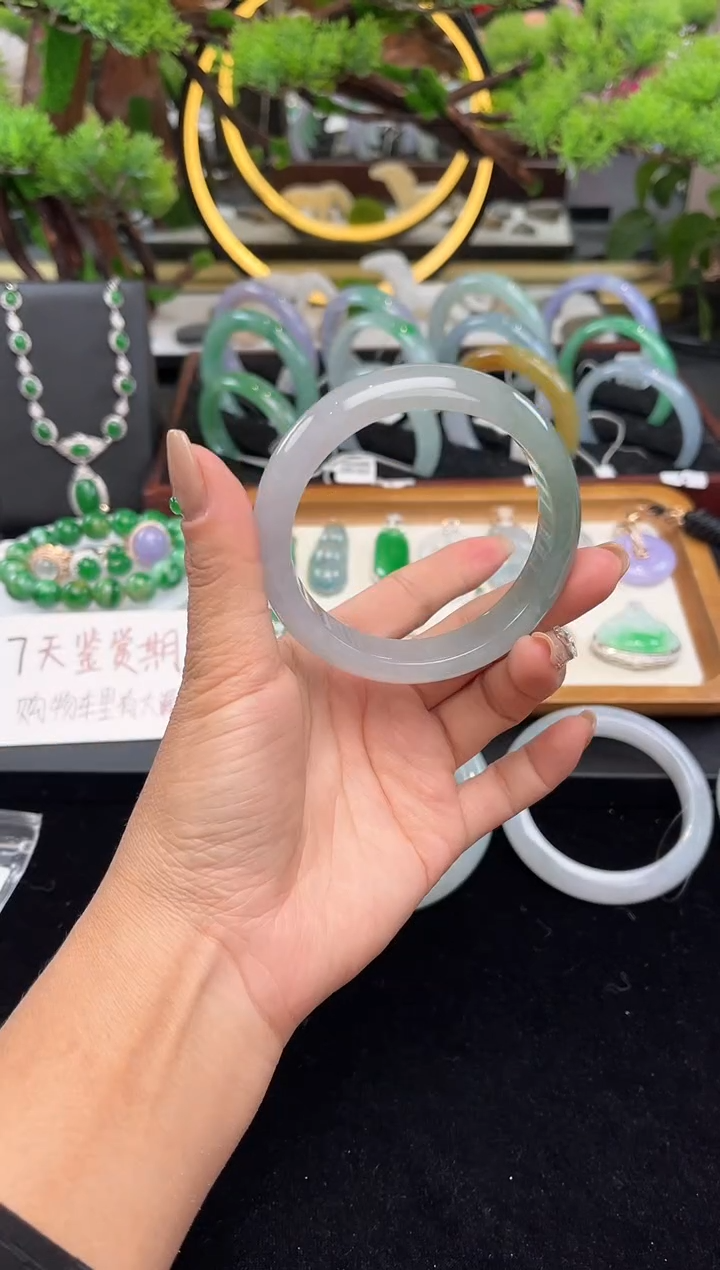 未镶嵌手镯翡翠手镯