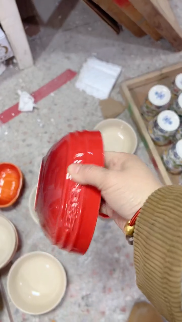 【闪购商品】碟微瑕---6英寸面----红色