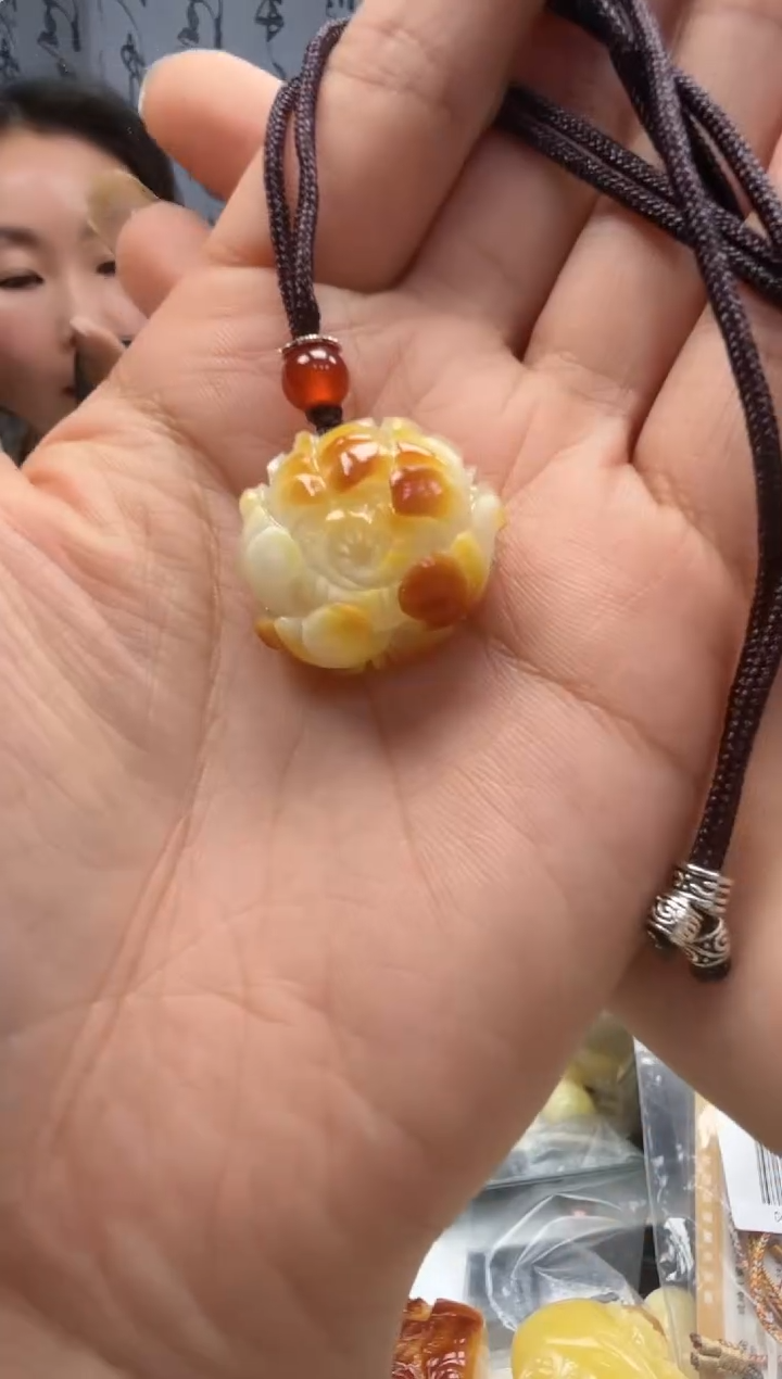 裸石琥珀未镶嵌如图