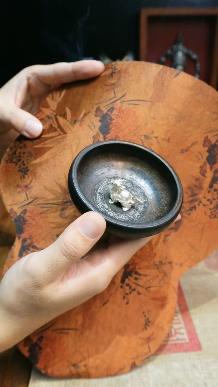 【闪购商品】茶盏欲山行 龙龟黑陶杯