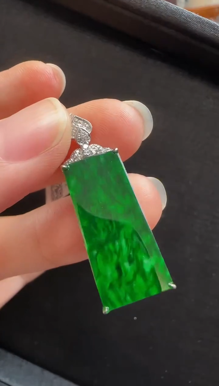 【闪购商品】翡翠颈饰18K金镶嵌441无事牌一个