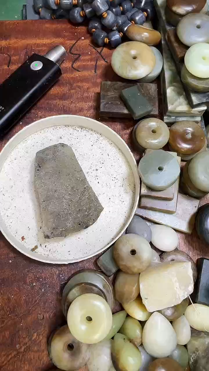 未镶嵌和田玉珠宝半成品1