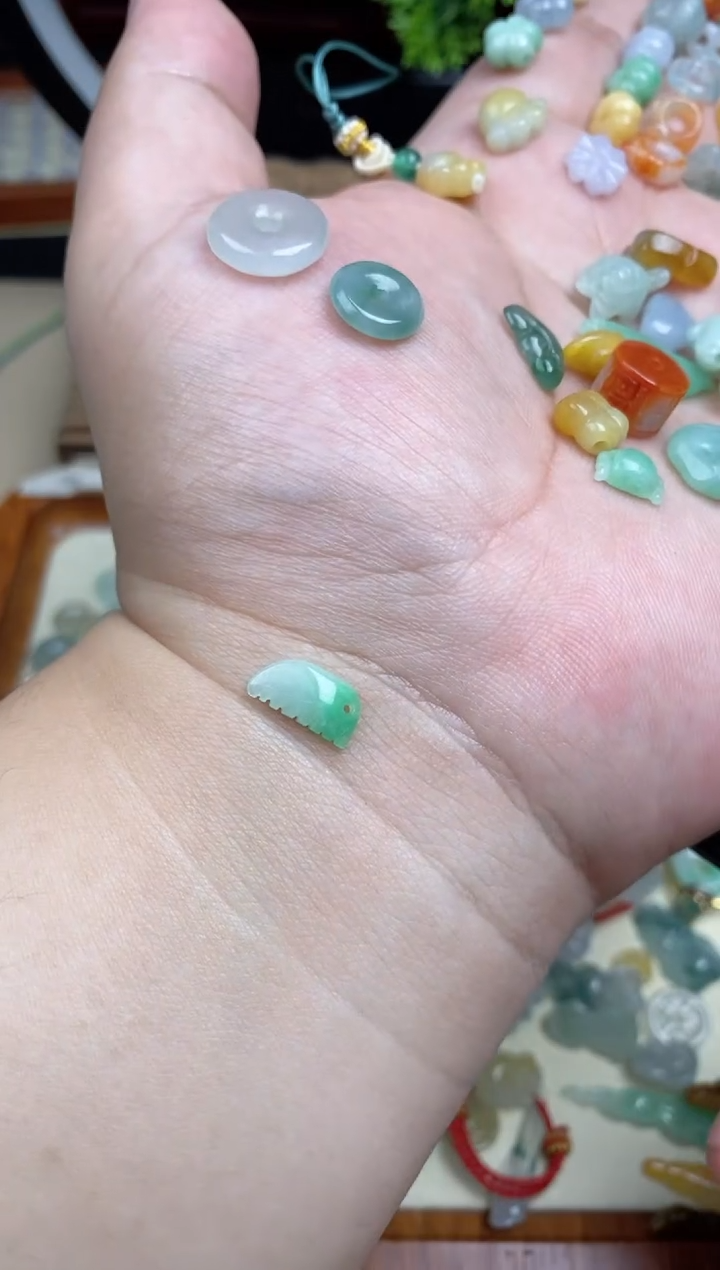 颈饰未镶嵌翡翠忘*精翡翠