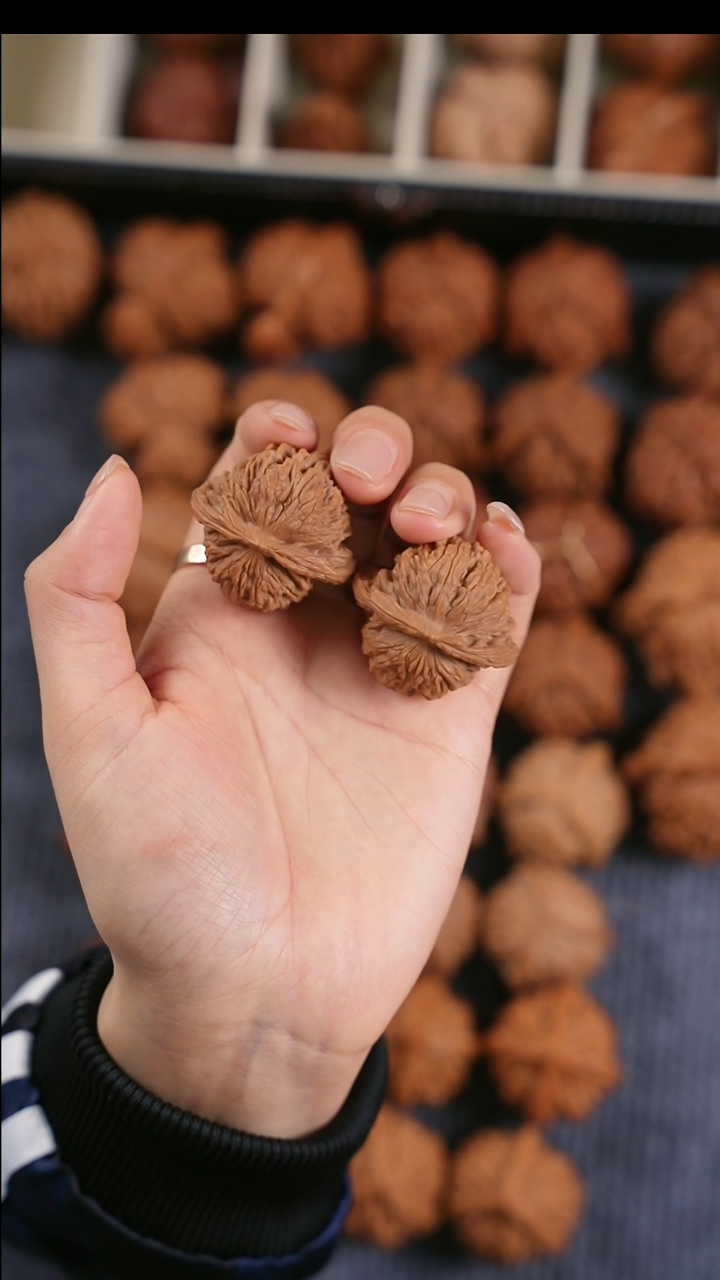 【闪购商品】文玩核桃吊坠汉高楼