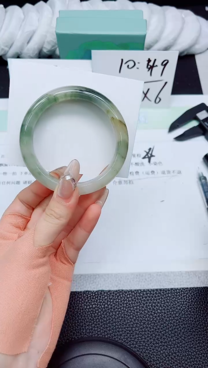 石英质玉未镶嵌手镯A219-56