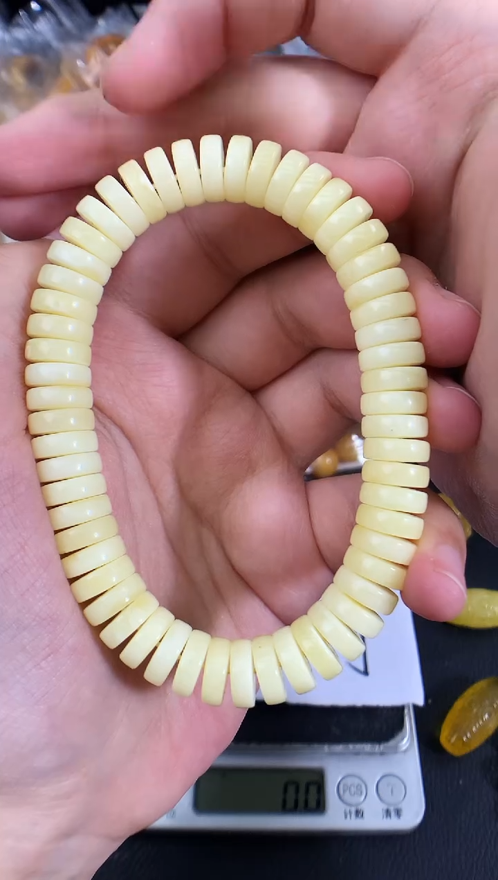 蜜蜡未镶嵌珠宝奇石1