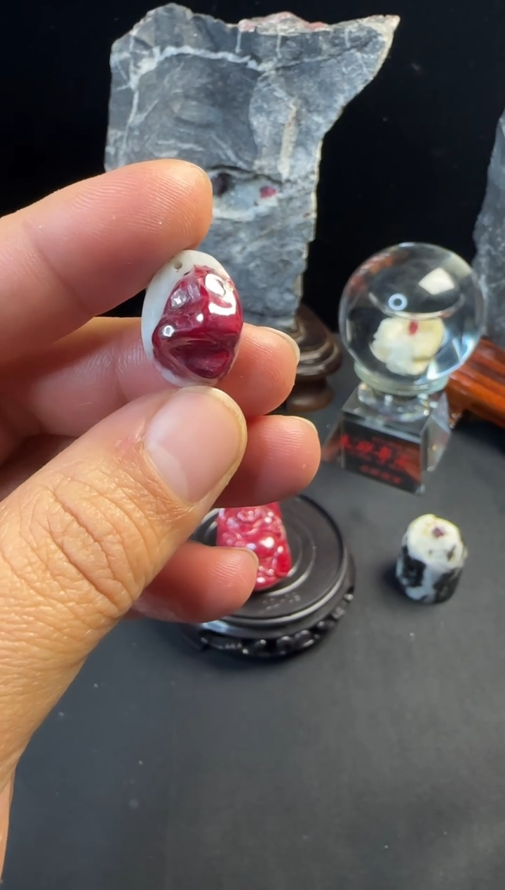 天然辰砂润***.天然朱砂晶体原石吊坠挂件