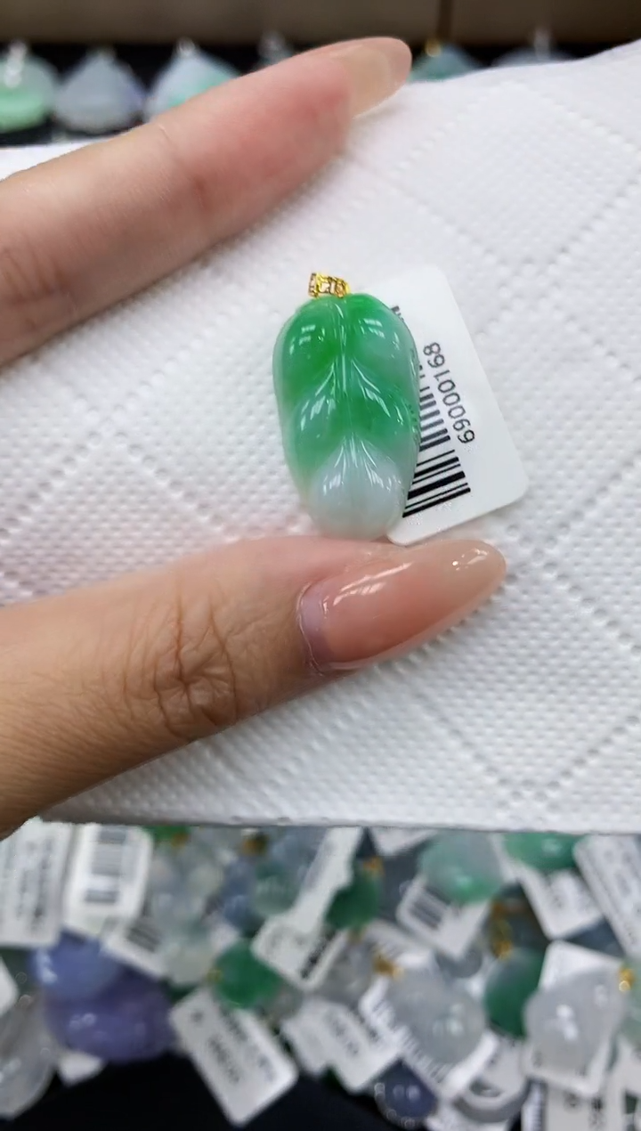 颈饰18K金镶嵌翡翠11111111111