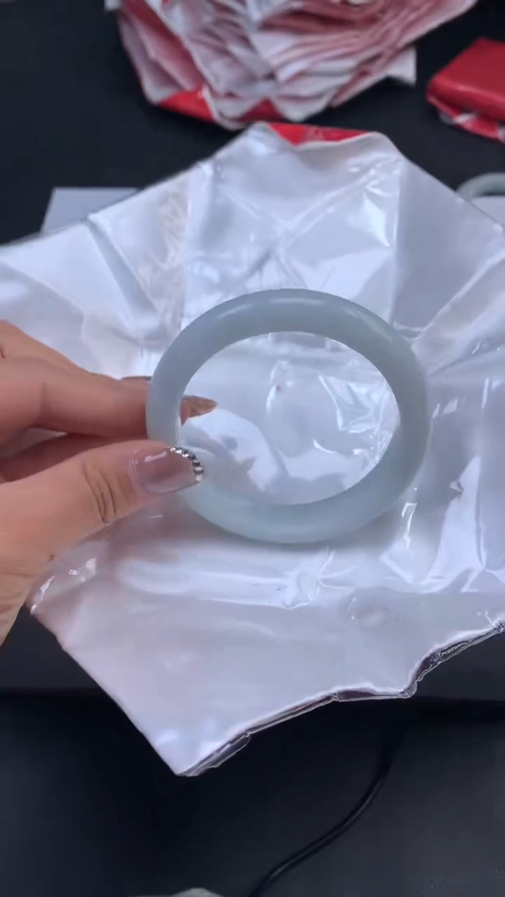 【闪购商品】翡翠手镯未镶嵌天然缅甸A货翡翠手镯