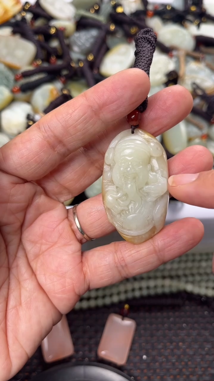 【闪购商品】和田玉颈饰未镶嵌多样性发货没有证书拍一发一有瑕