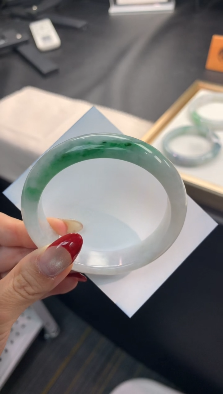 【闪购商品】翡翠手镯未镶嵌