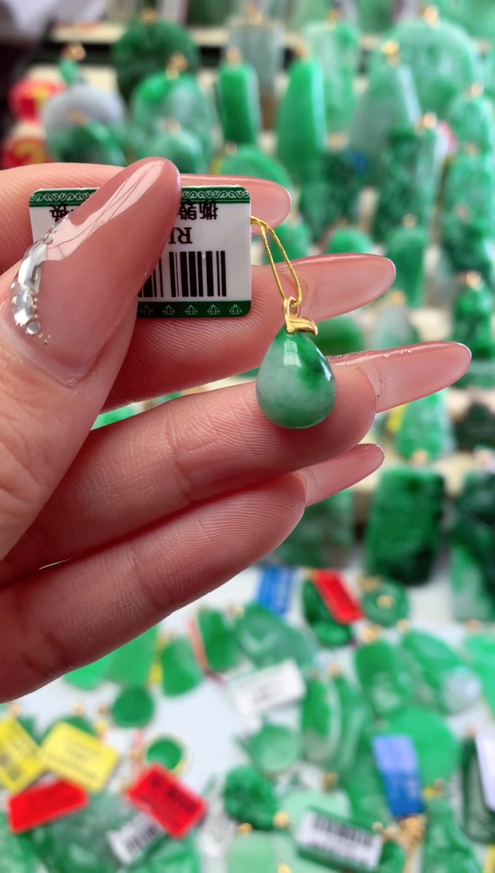 【闪购商品】翡翠吊坠(不含链)18K金镶嵌挂件