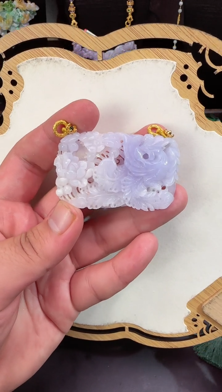 【闪购商品】翡翠颈饰未镶嵌牌子