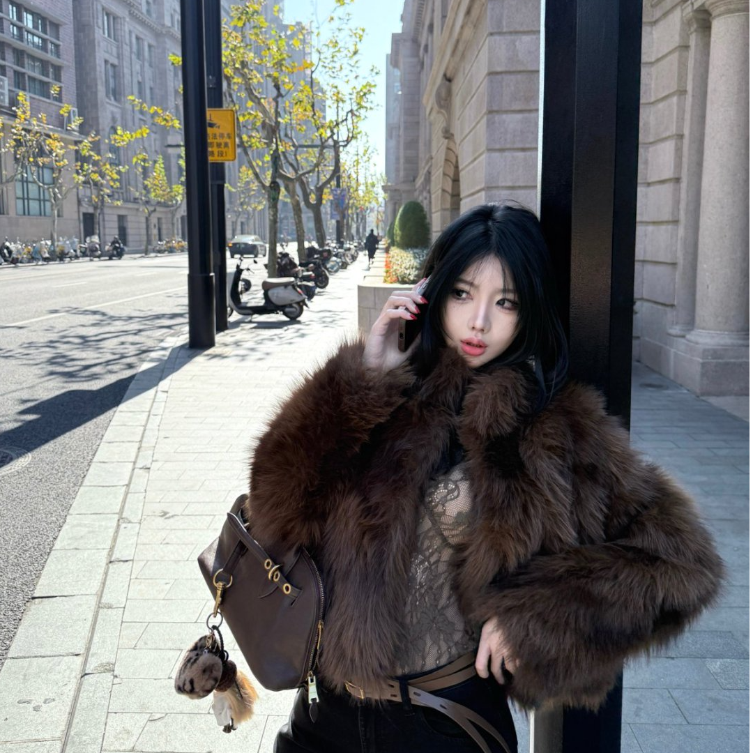 Laareetoo 棕色短款环保皮草女秋冬新款贵气高级加厚保暖毛毛外套
