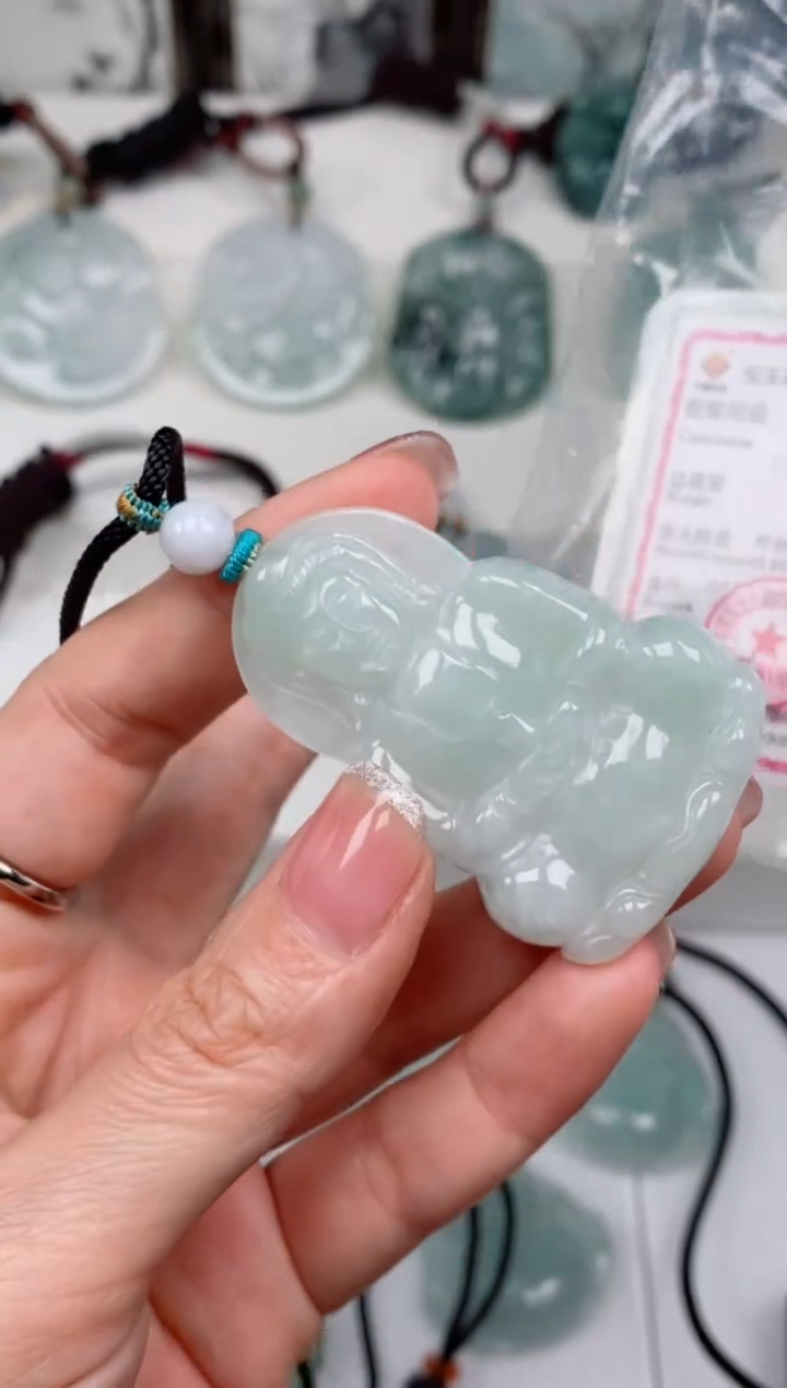 【闪购商品】翡翠颈饰未镶嵌吊坠