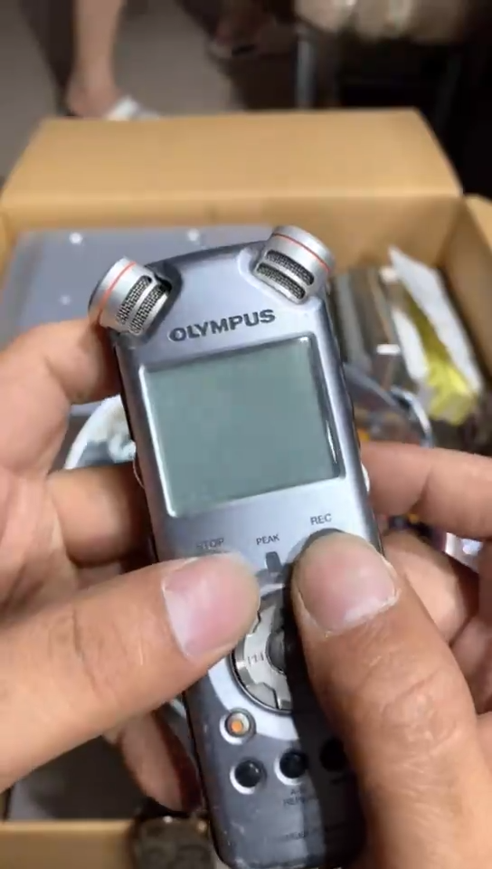 8新中古商品，瑕疵品，不保好坏。025